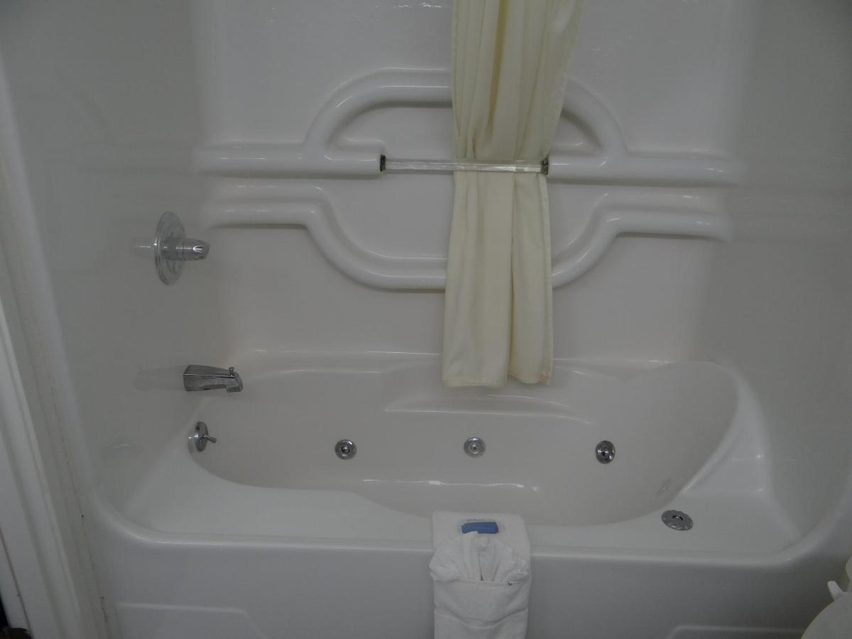 Rock Creek Hotel Sabetha Rom bilde